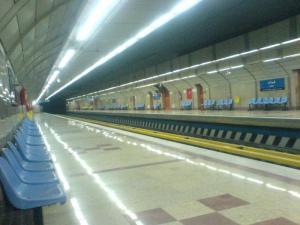 مترو در سکوت