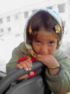 صداقت چشمانت را نشان نده ،ماشینها فقط پول را قبول می کنند . .