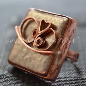 انگشتر مسی، طرح موزاییک