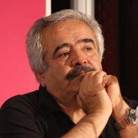 قباد شیوا از ریاست دهمین دوسالانه پوستر تهران استعفا داد