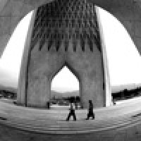 نمایشگاه تصویرسازی و پوستر سوره فجر در برج آزادی